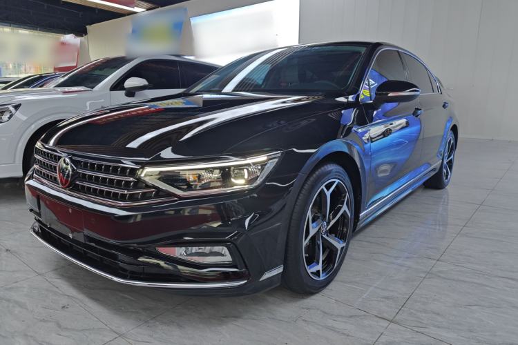 Used Volkswagen Magotan 2024 2 Million Units Zhongxiang Version 330TSI DSG Luxury Edition