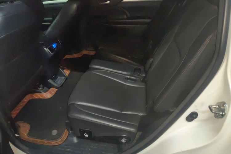 Used Toyota Highlander 2015 2.0T Four-Wheel Drive Luxury Edition 7-Seater Left Rear Seat