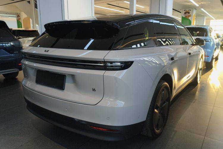 Used Li Auto i6 2025 Model Two-Wheel-Drive Standard Type Rear Right 45 Deg