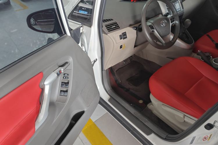 Used Toyota Verso 2015 180E CVT Crossover Edition