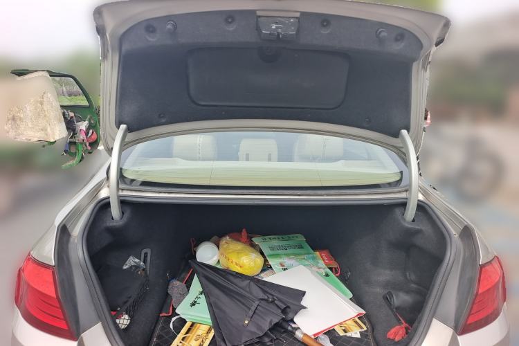 Used BMW 5 Series 2013 525Li Leading Model
