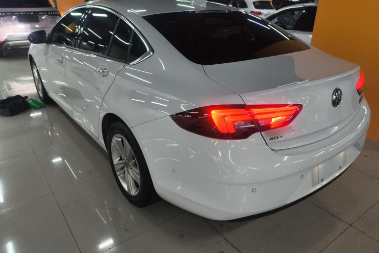 Used Buick Regal 2017 20T Luxury Model Exterior 2