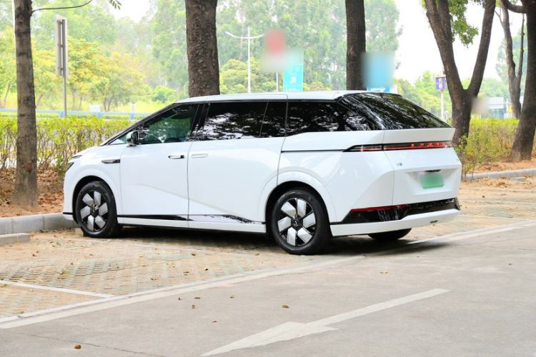 Used XPeng X9 2024 702 Ultra-Long Range Max