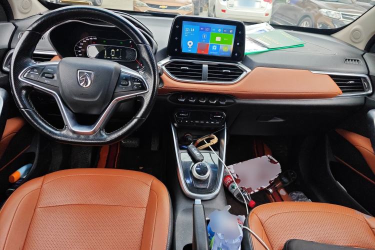Used Baojun 510 2017 1.5L Automatic Luxury Model Center Console