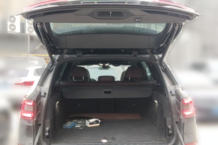 Used BMW X5 2022 Restyled xDrive 40Li Luxury Edition M Sport Package Trunk