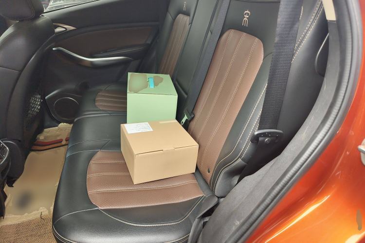 Used BYD Song New Energy 2017 Song DM 1.5TID All-Wheel Drive Prestige Model Left Rear Seat