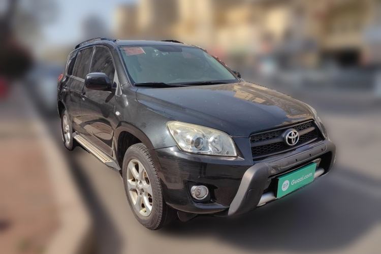 Used Toyota RAV4 2011 2.0L Automatic Luxury Edition Front Right 45 Deg
