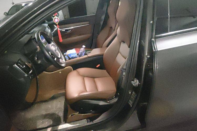 Used Volvo V90 2022 Cross Country B5 AWD Smart Range Edition