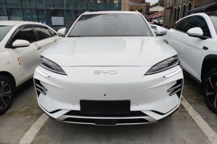 Used BYD Song PLUS New Energy 2025 EV Intelligent Driving Edition 520km Luxury Model Front