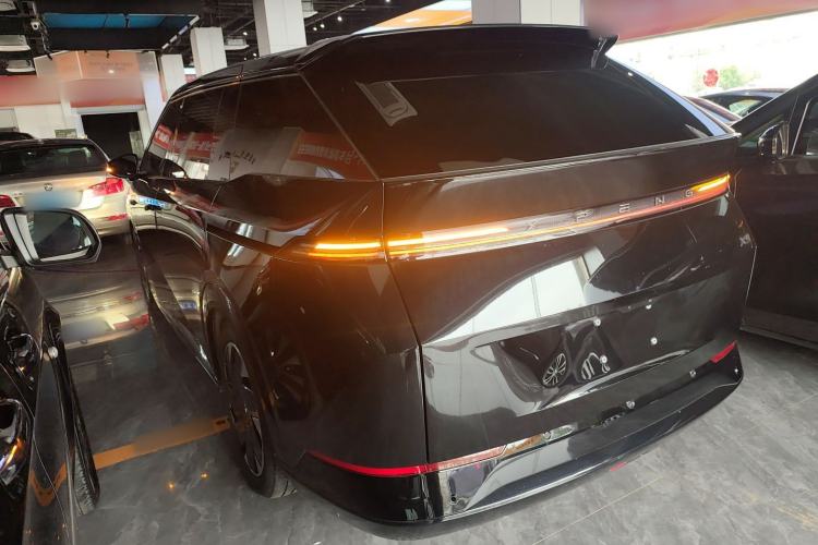 Used XPeng X9 2024 702 Ultra-Long Range Max Rear Left 45 Deg