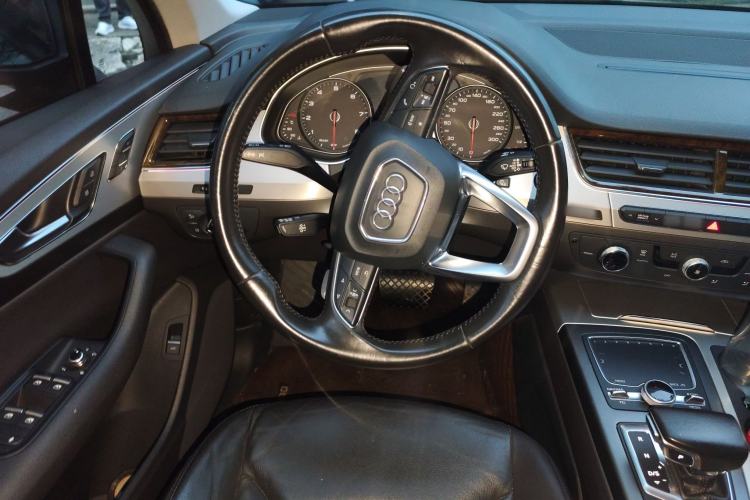 Used Audi Q7 2016 40 TFSI Comfort Model