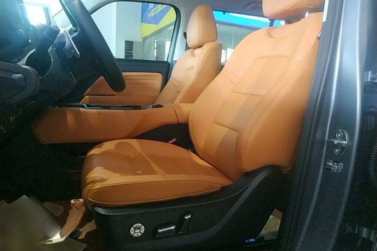 Used Haval Raptor 2025 2.0T 4WD Ultra Left Front Seat