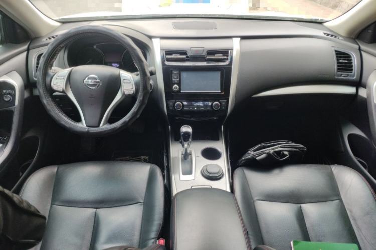 Used Nissan Teana 2016 2.0L XL-Upper Smart Edition Center Console