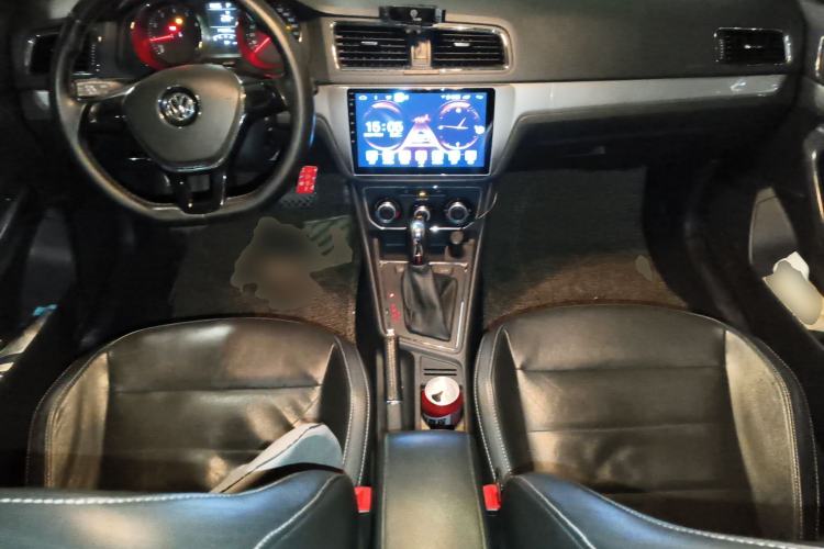 Used Volkswagen Gran Lavida 2015 1.6L Automatic Comfort Edition
