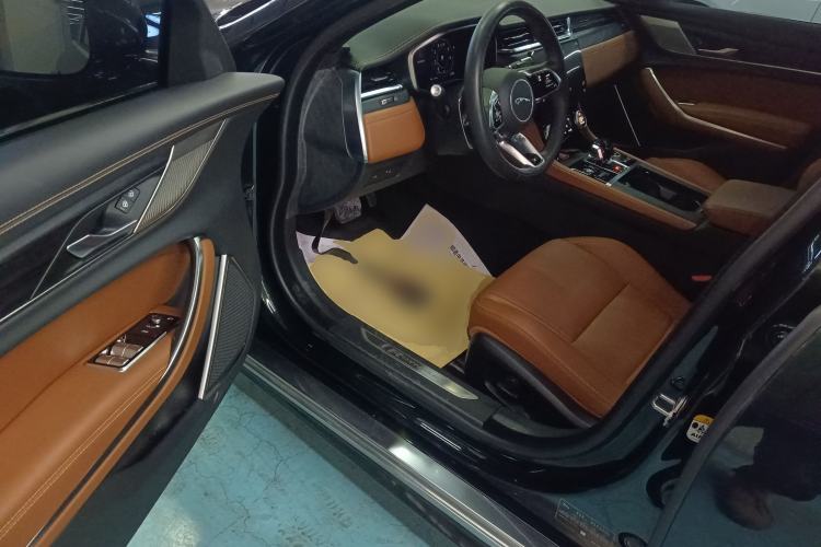 Used Jaguar XFL 2019 XFL 2.0T 250 PS Two-Wheel-Drive Luxury Edition