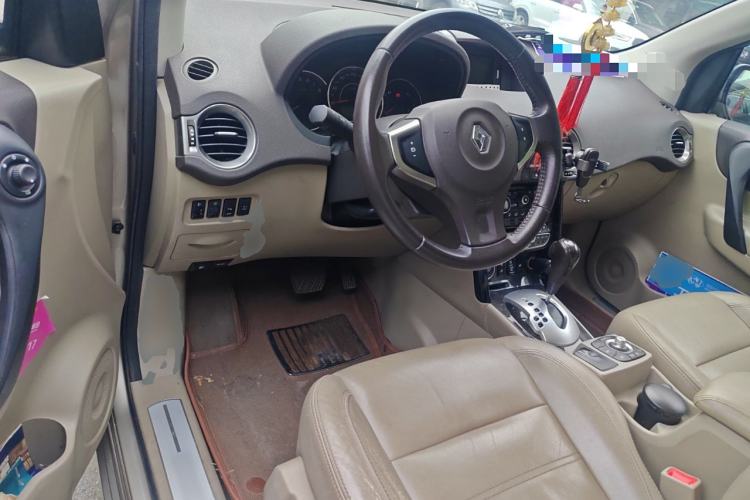 Used Renault Koleos 2012 2.5L 4x4 Comfort Edition with Navigation