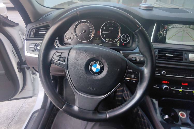 Used BMW 5 Series 2014 525Li Luxury Design Package Steering Wheel