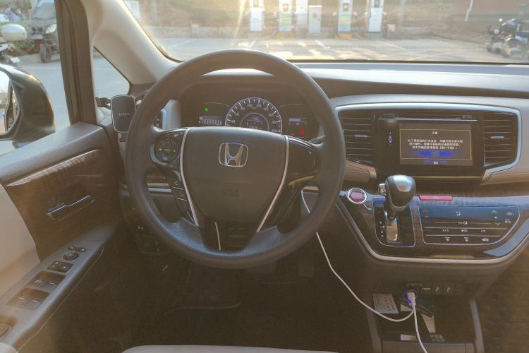 Used Honda Odyssey 2015 Revised 2.4L Luxury Edition