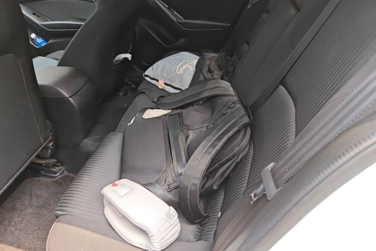 Used Mazda 3 Axela 2014 Sedan 1.5L Manual Comfort Model