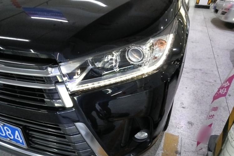Used Toyota Highlander 2018 2.0T Four-Wheel Drive Prestige Version 7 Seats China VI Standard Left Front Headlight
