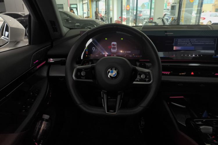 Used BMW 5 Series 2024 525Li M Sport Package Steering Wheel