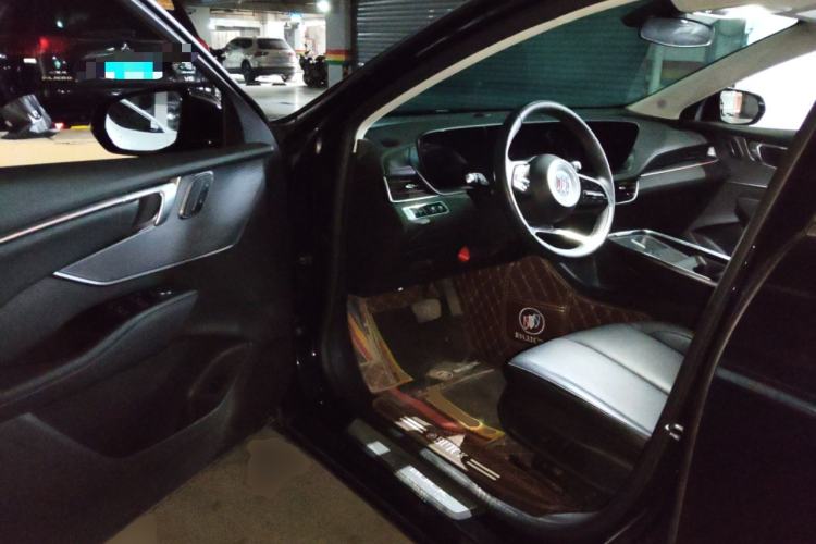 Used Buick LaCrosse 2023 28T Enjoyment Edition Driver Seat