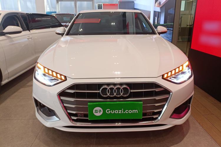 Used Audi A4L 2020 40 TFSI Fashionable and Elegant Model
