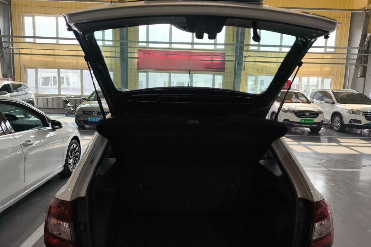 Used Skoda Rapid Spaceback 2014 1.6L Automatic Enjoyment Edition