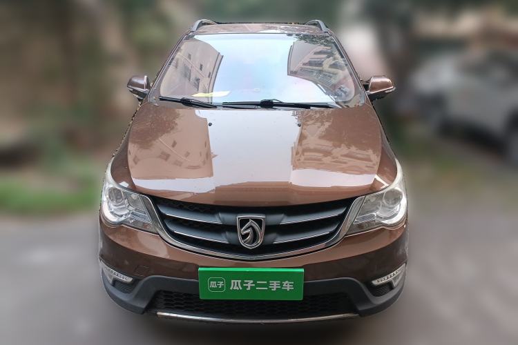 Used Baojun 730 2014 1.5L manual Comfort ESP version 7 seats Front
