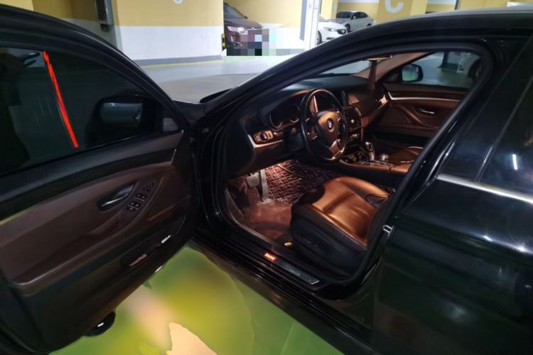 Used BMW 5 Series 2014 525Li Luxury Design Package
