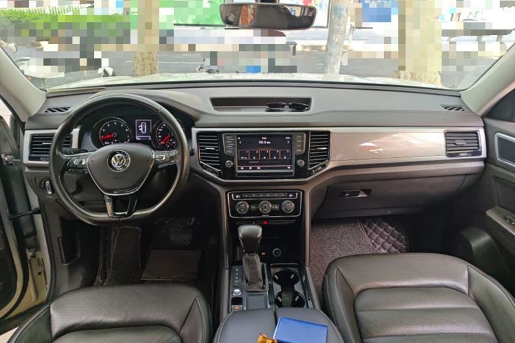 Used Volkswagen Teramont 2017 330TSI Two-Wheel-Drive Luxury Edition Center Console