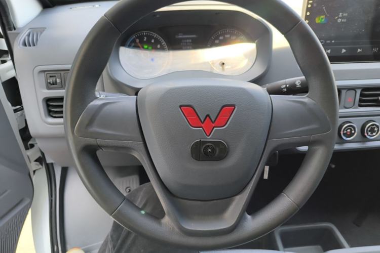Used Wuling Yangguang 2024 300km Range Practical Window-Sealed Version 60kW