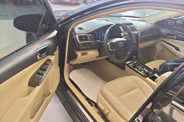 Used Toyota Camry 2016 Dual-Engine 2.5 HG 10th Anniversary Deluxe Navigation Edition