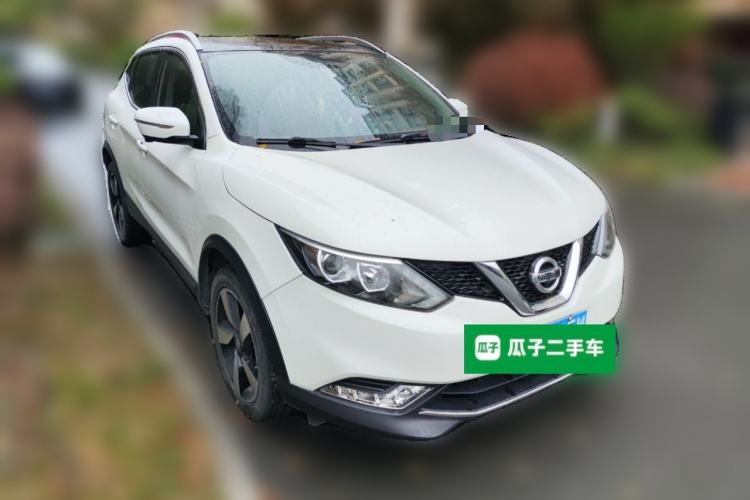 Used Nissan Qashqai 2016 2.0L CVT Luxury Edition Front Right 45 Deg