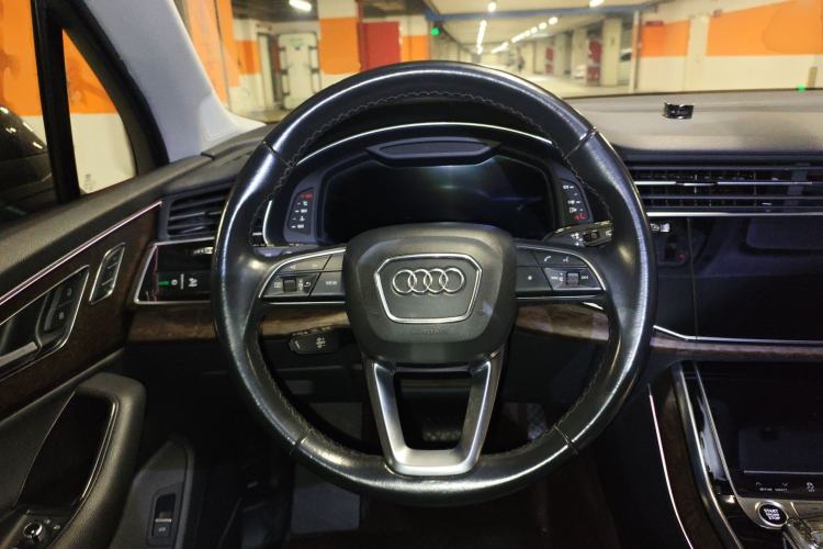 Used Audi Q7 2022 55 TFSI quattro S line Sport model Steering Wheel