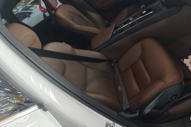 Used Volvo XC60 2022 B5 4x4 Zhiyi Luxury Edition