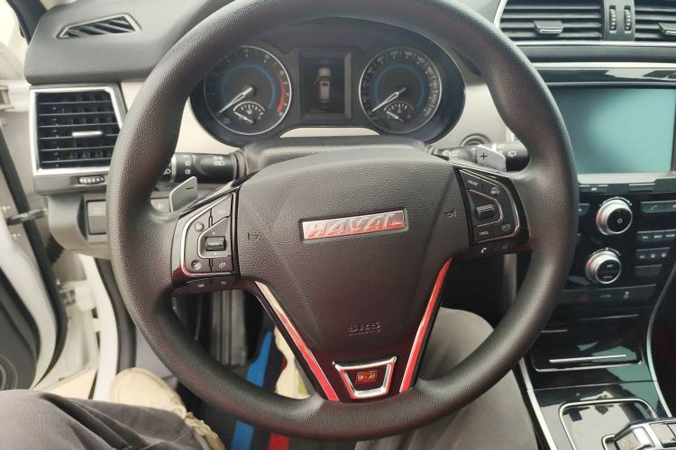 Used Haval H2 2018 Chuanxiang Edition Red Badge 1.5T Dual-Clutch Two-Wheel Drive Fashionable Model