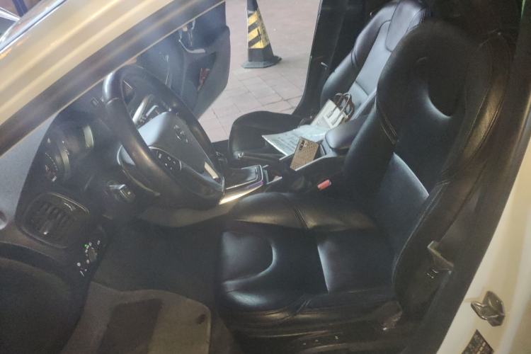 Used Volvo V40 2017 T3 Zhiyi Edition