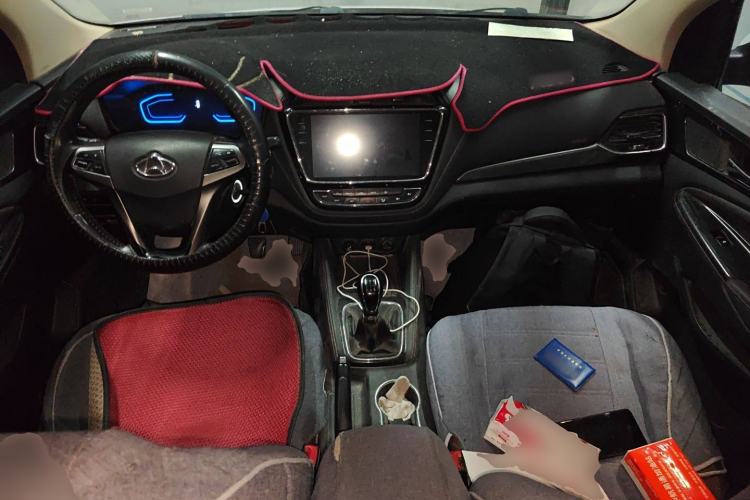 Used CHANGAN OSHAN A800 2017 1.6L Manual Comfort Model Center Console