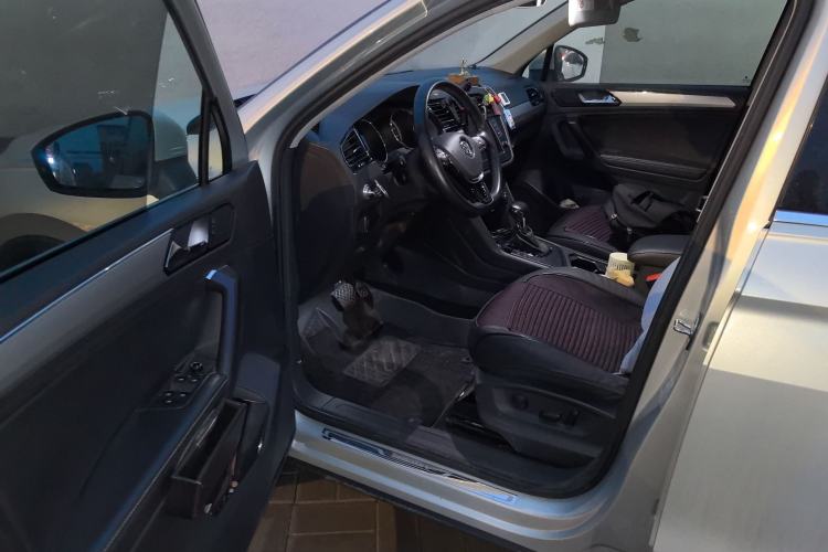 Used Volkswagen Tiguan L 2018 Facelift 330TSI Automatic Two-Wheel Drive Luxury Edition Driver Seat