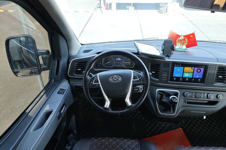 Used SAIC MAXUS Xintu V80 2023 2.0T Manual Classic Aoyuntong Long Wheelbase Mid-Height 6/7/8/9-Seater Steering Wheel