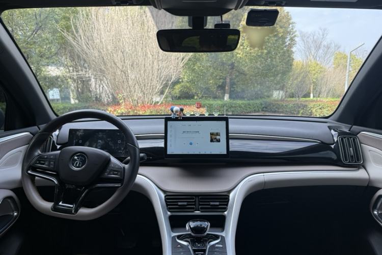 Used BYD Song Pro New Energy 2024 HONOR Edition DM-i 71KM Navigation Model Interior 1