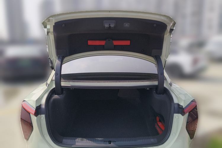 Used Hongqi EH7 2024 690 Pro Trunk