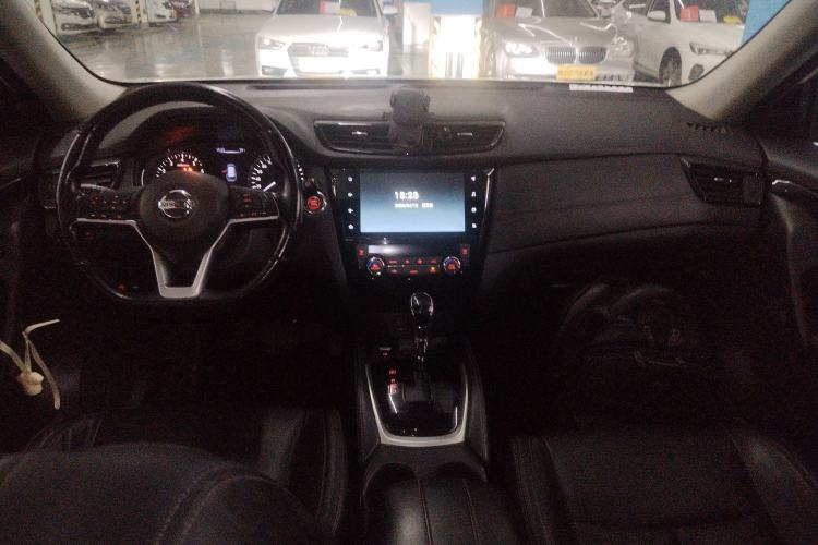 Used Nissan X-Trail 2020 2.0L XL ITS CVT 2WD SmartConnect Comfort Edition Center Console