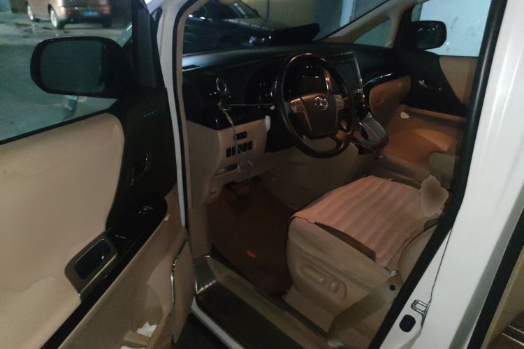 Used Toyota Alphard 2012 3.5L Luxury Edition
