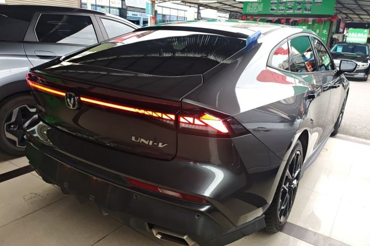 Used Changan UNI-V 2024 1.5T Prestige Edition
