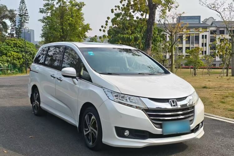 Used Honda Odyssey 2015 Updated Version 2.4L Smart Edition Exterior 3