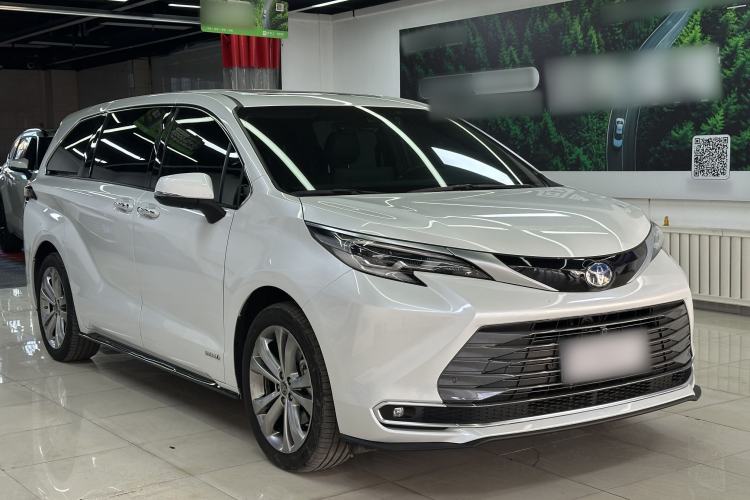 Used Toyota SIENNA 2023 2.5L Hybrid Deluxe Edition