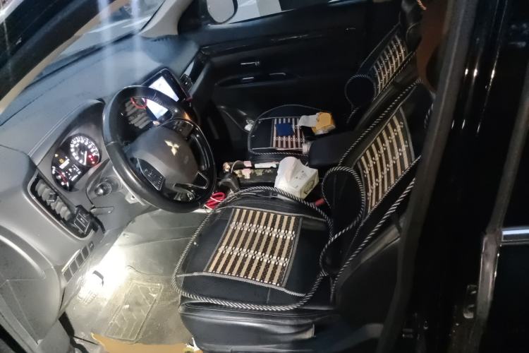 Used Mitsubishi Outlander 2019 2.4L 4x4 Zhi Xiang Edition 7 Seats China VI Standard Left Front Seat