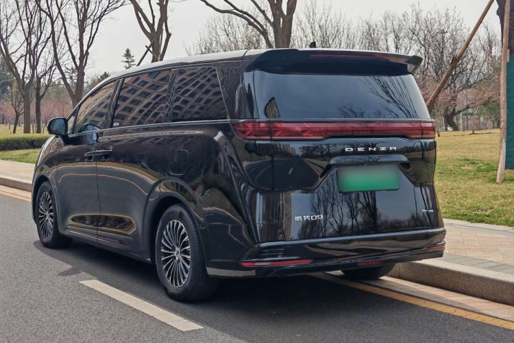 Used Denza D9 2022 DM-i 970 Four-Wheel Drive Prestige Model Exterior 4